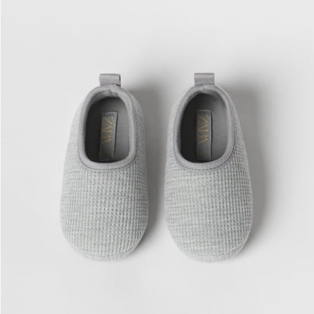 Zara Baby Gray Monochrome House Slippers - Size 24-25 (US size 8-9) NWT